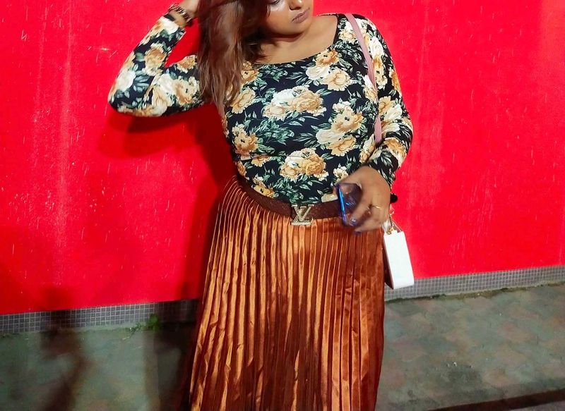 ❤️‍🔥Elegant Metalic Brown Pleated Skirt ❤️‍🔥