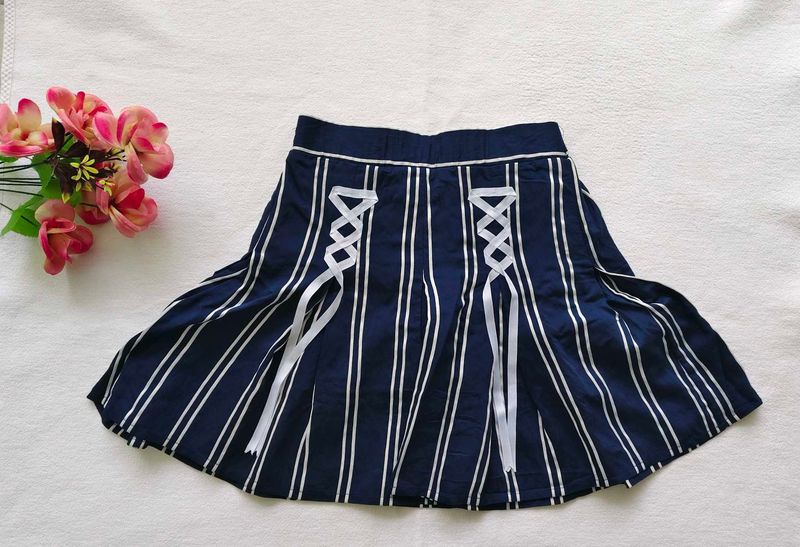 Tiny girl : Skirt with Shorts