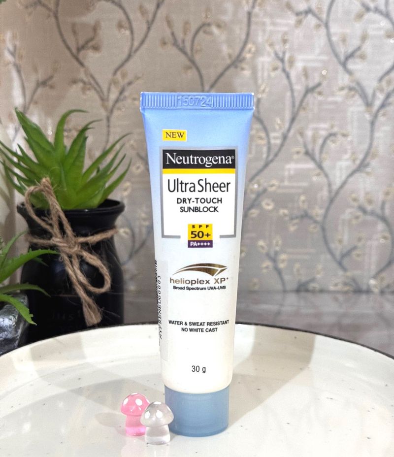 Neutrogena Sunscreen Ultra Sheer Unopened☀️