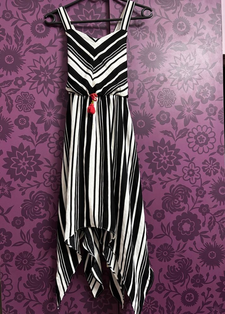 black And White Cross Back Sleeveless Dress