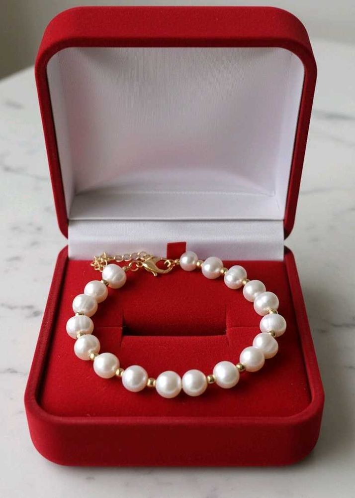 Elegant Pearl Bracelet