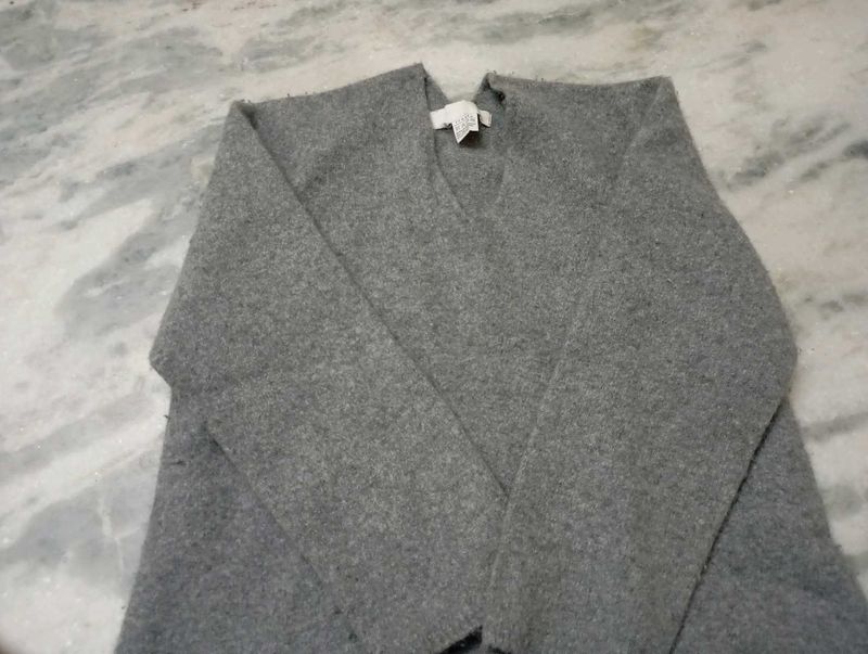 Woolen gray crop sweater for women