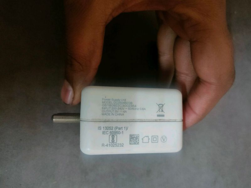 OnePlus 20w Fast Charger For Sell