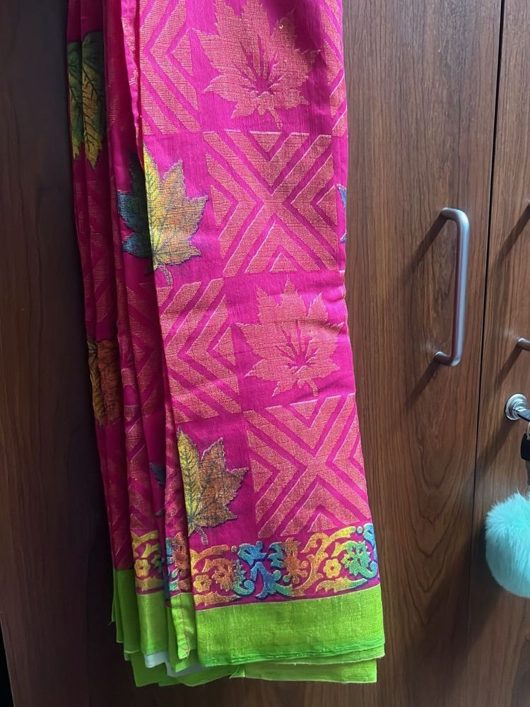 Super Stylish Weightless Saree Without Blouse