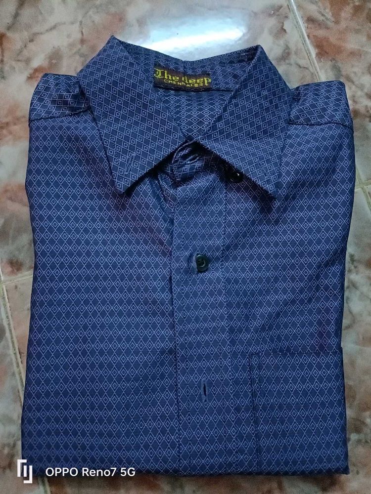 Designer Shirt In Best Condition Size 40