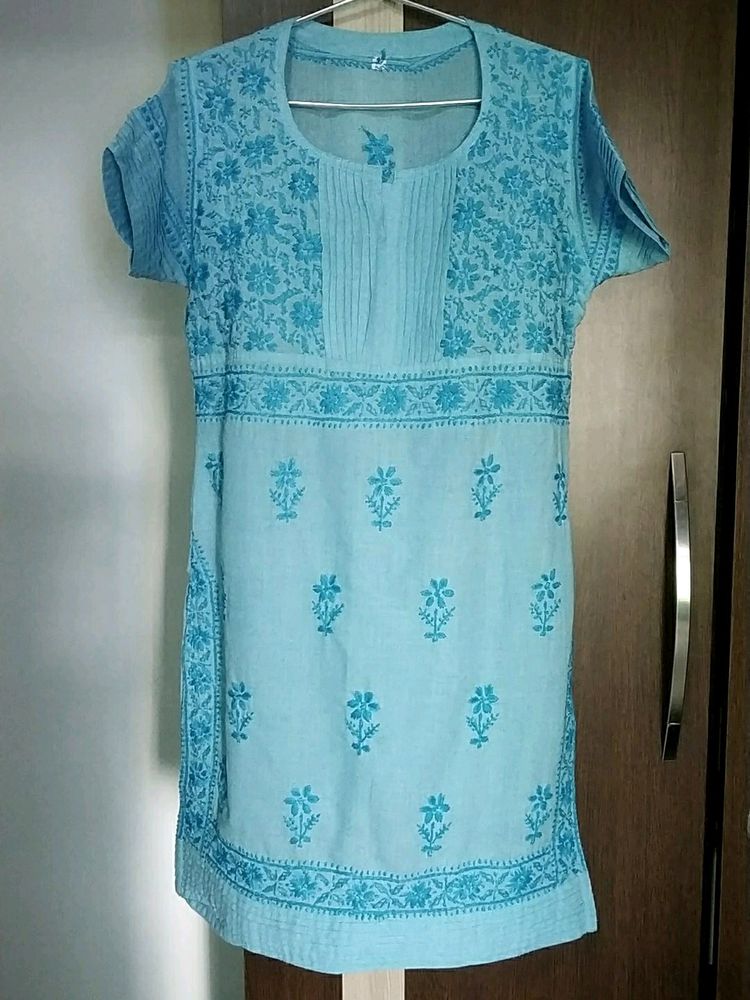 Lakhnavi Chickenkari Short Kurta