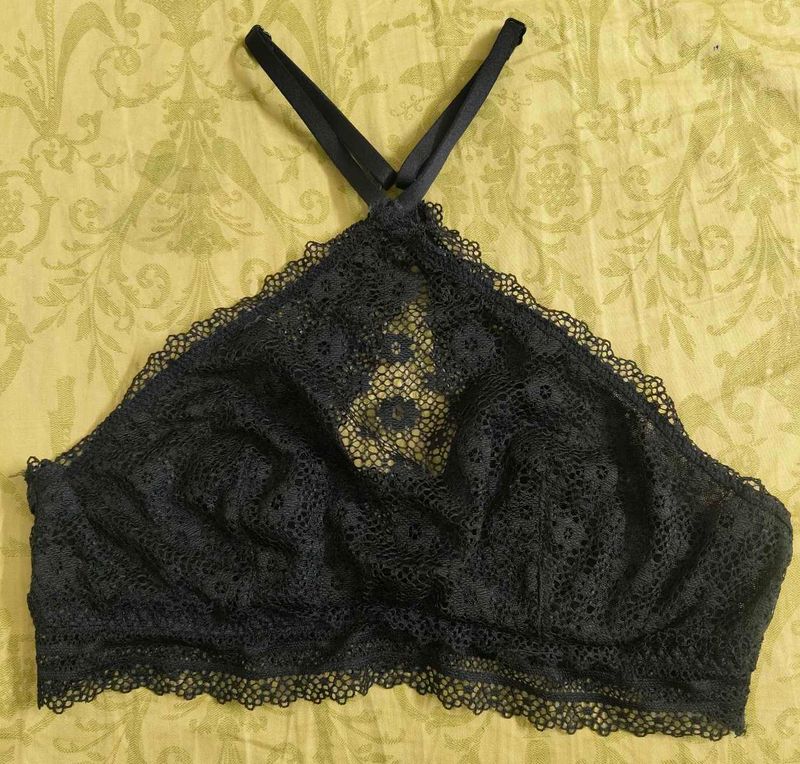Victoria&#39;sSecret Black Lace High-Neck Bralette