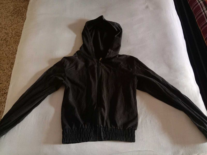 Cropped Hoodie.
