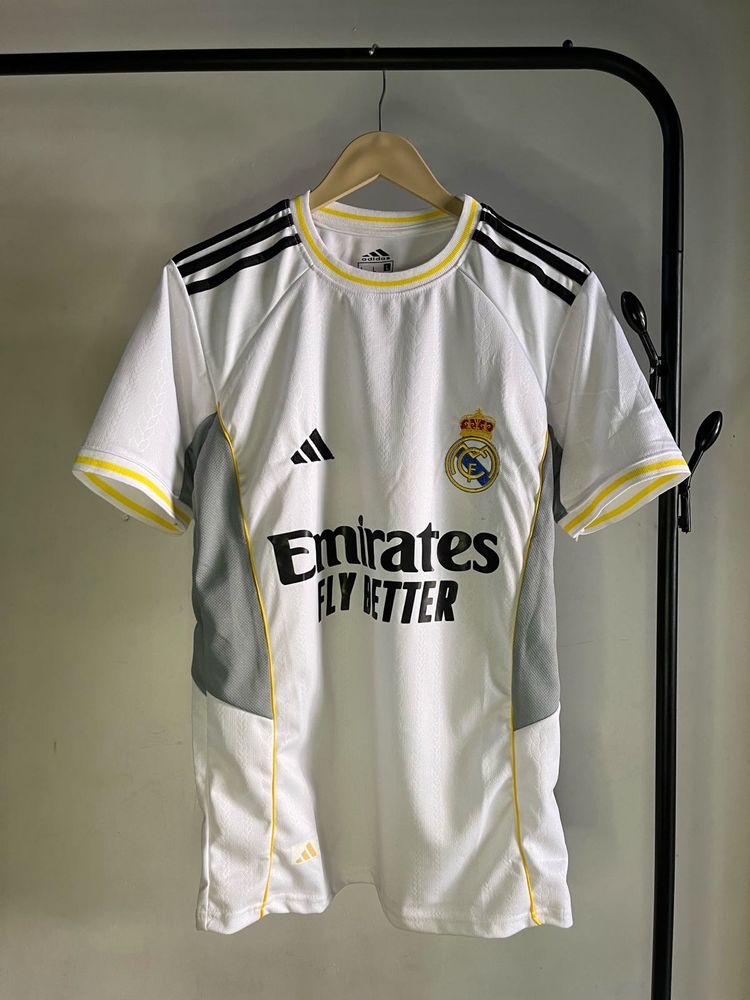 Real Madrid 25/26 Home Jersey (M and L)