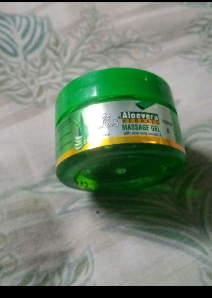 Aloevera Massage Gel &amp; 5 Makeup Brushes