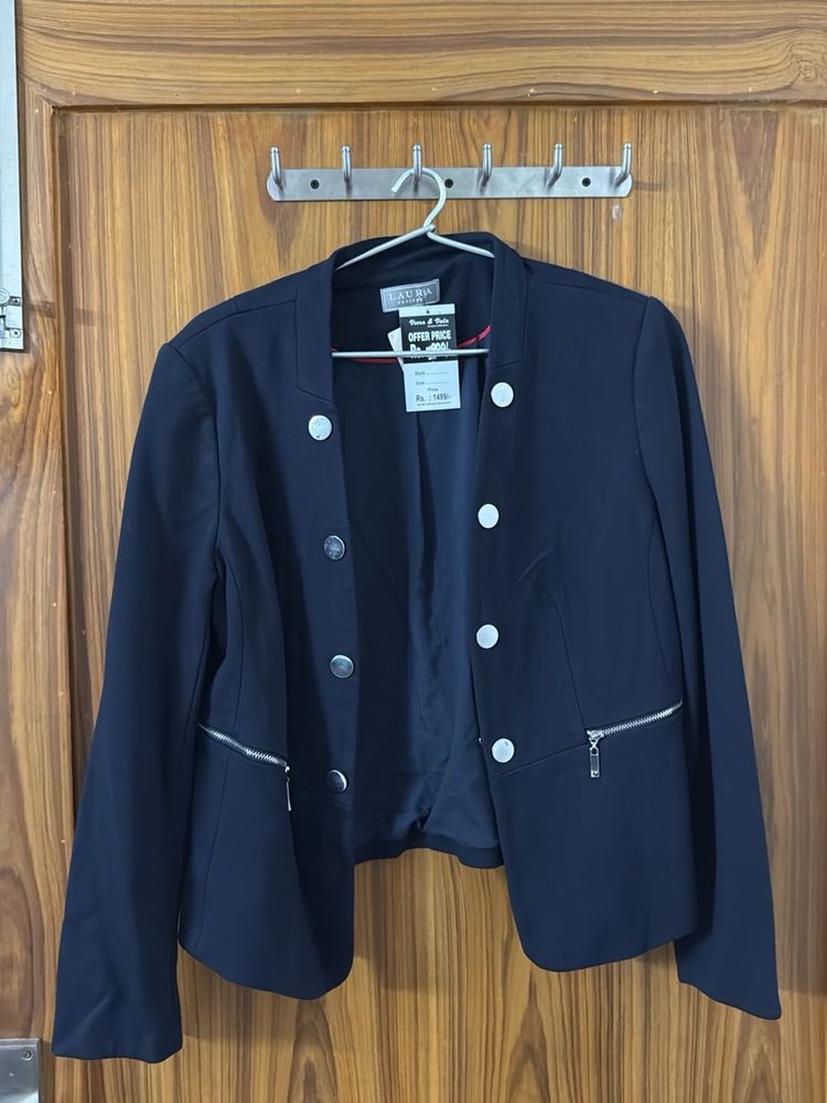 Chic Navy Blazer