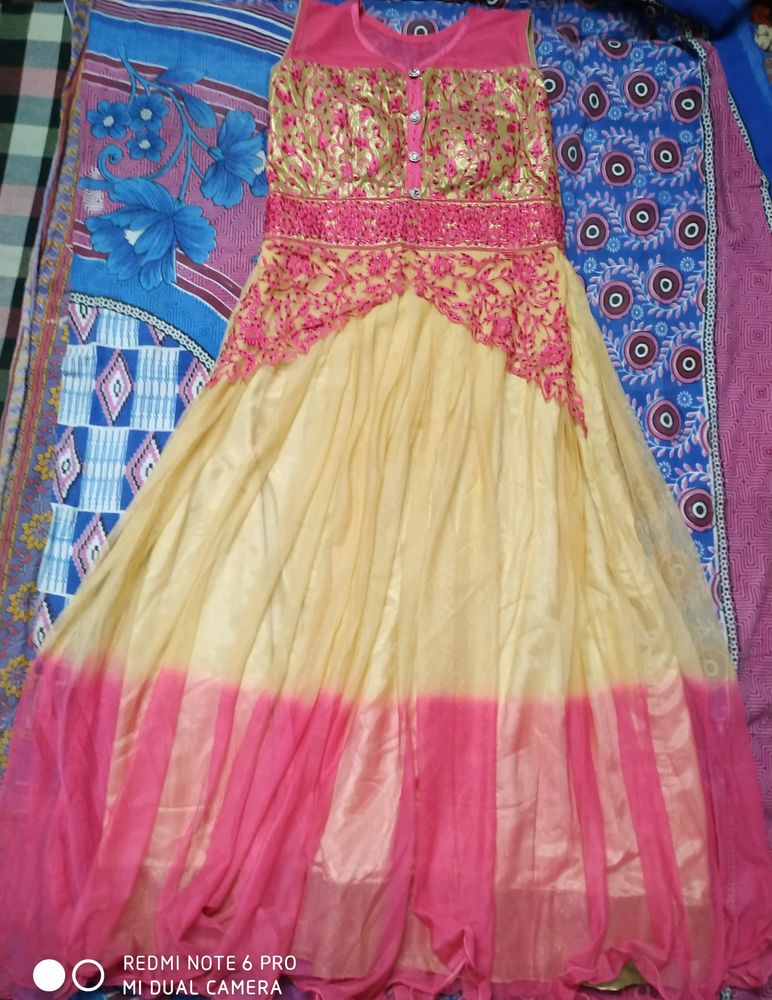 Preety 😍gowns🔥💖👗