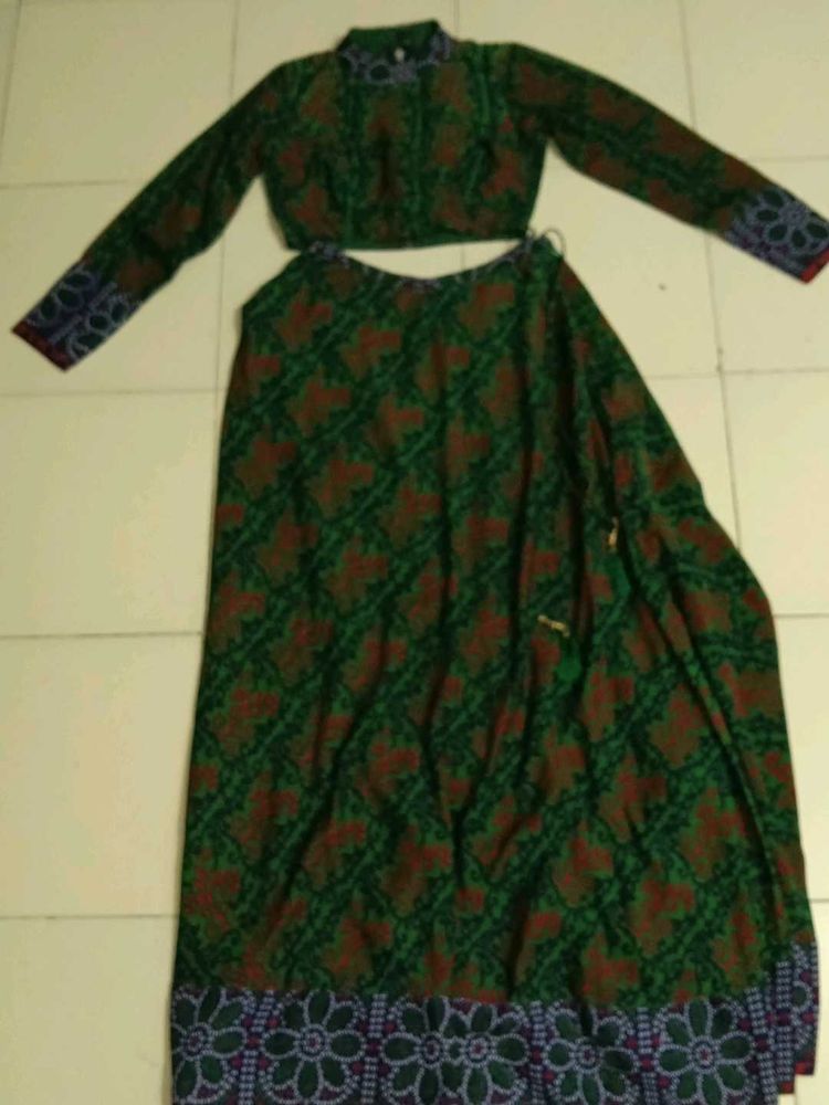 Ethnic Green Skirt &amp; Blouse Set