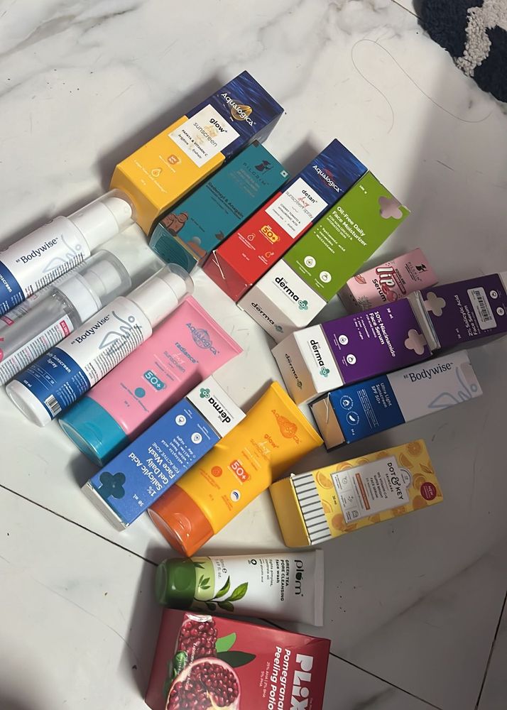 Sunscreen Moisturiser Shampoo Lipstick Dot&amp;key