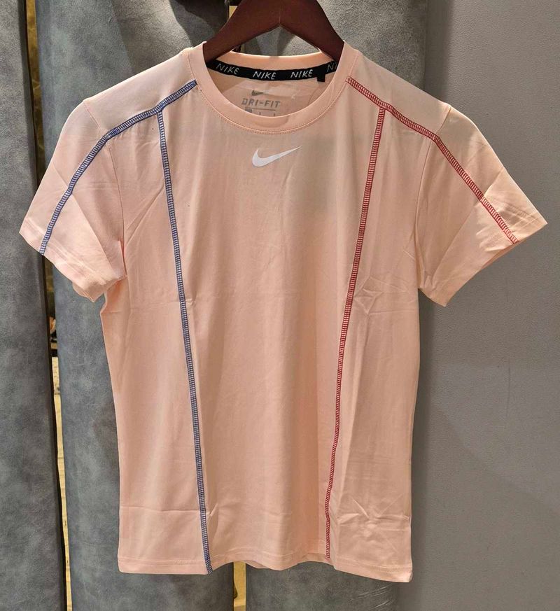 Women&#39;s Drifit Tshirt