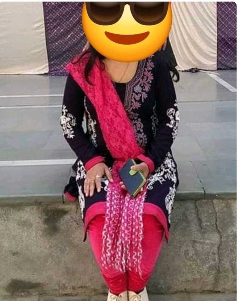 Beautiful wollen kurta &amp; velvet legging &amp; stall