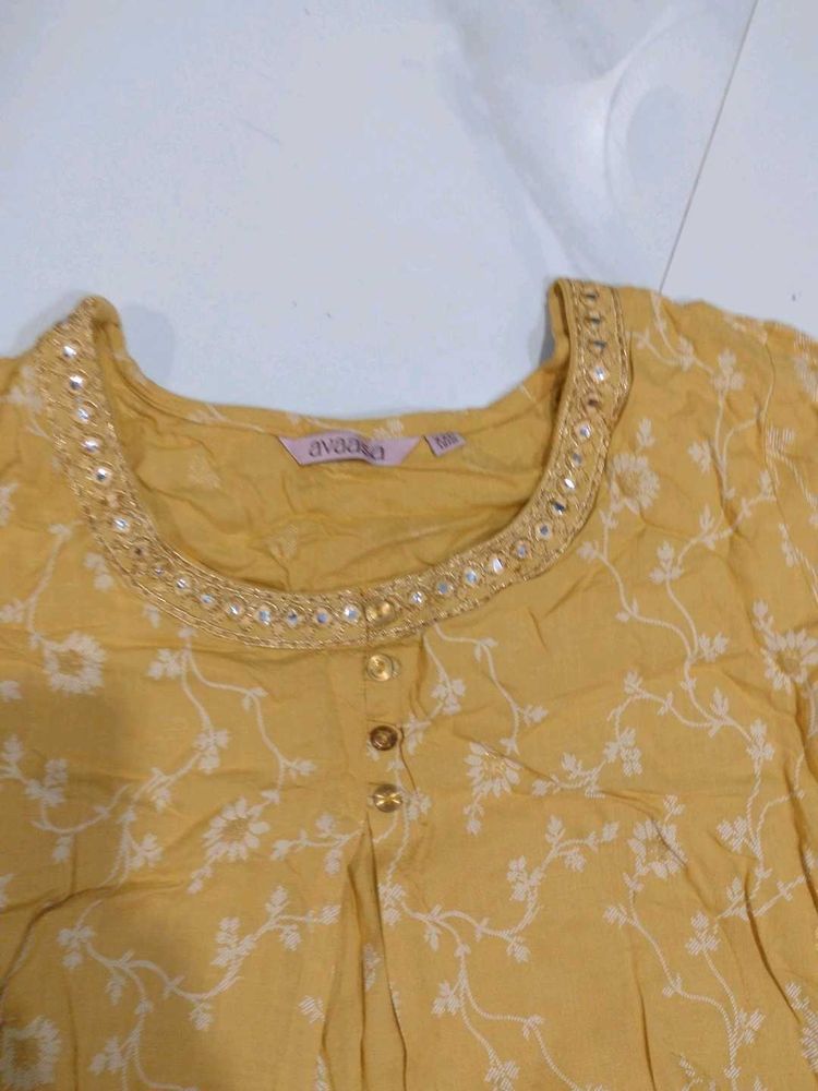 Floral Embroidered Kurta