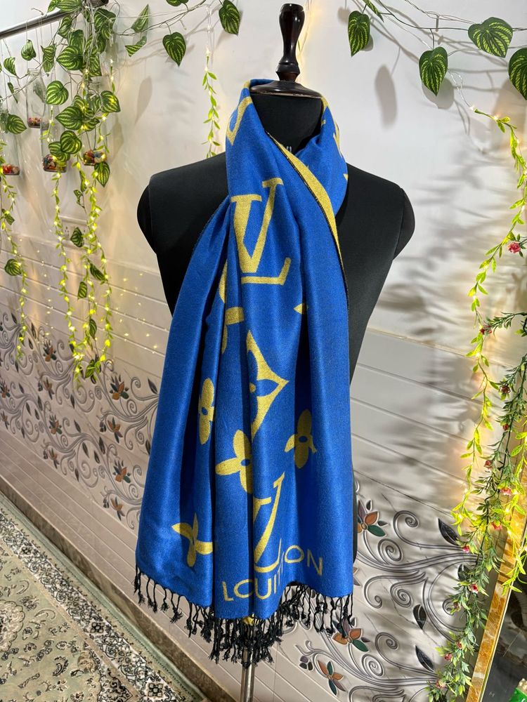 Louis Vuitton Stole Super Soft Semi Winter 🥶