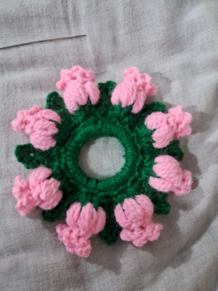 Crochet Flower Hair Scrunchie 🪷✨️