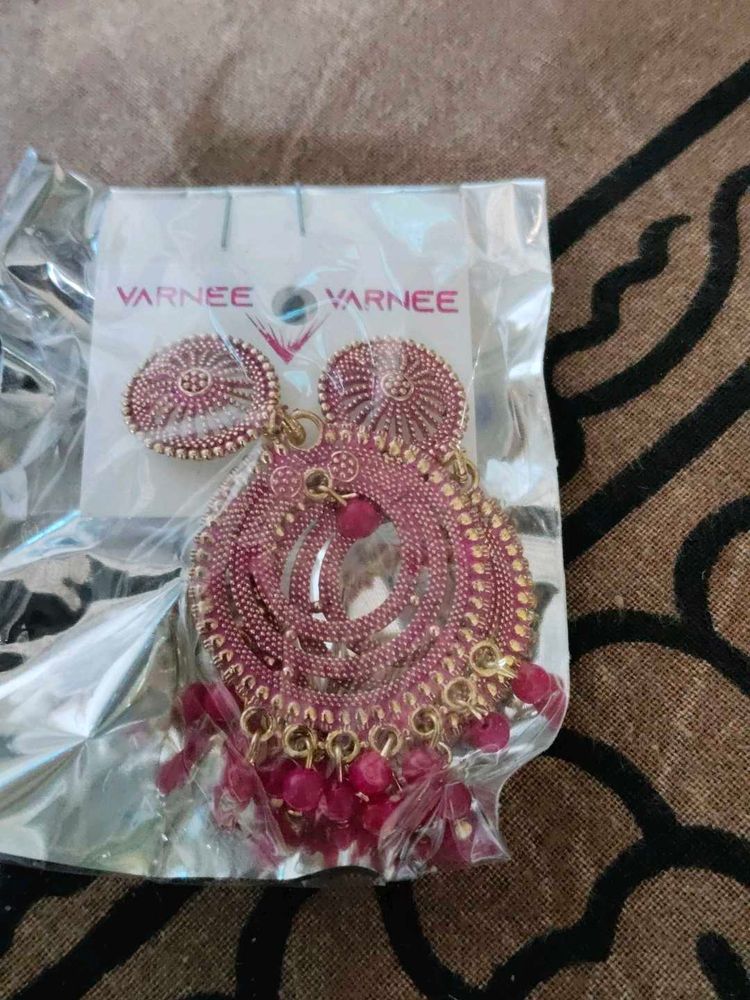 Varnee Earrings - Brand New!