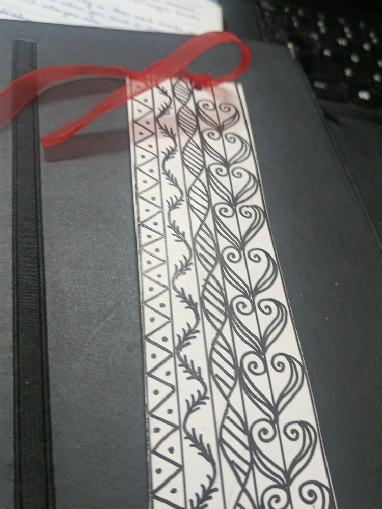 Bookmark White And Black 🤍 🖤