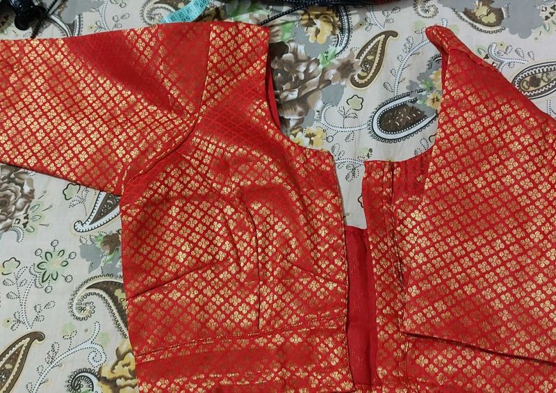 🥰😍Versatile Red Brocade Blouse