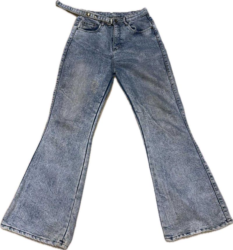 Light Acid Wash Bootcut Jeans with Belly Button