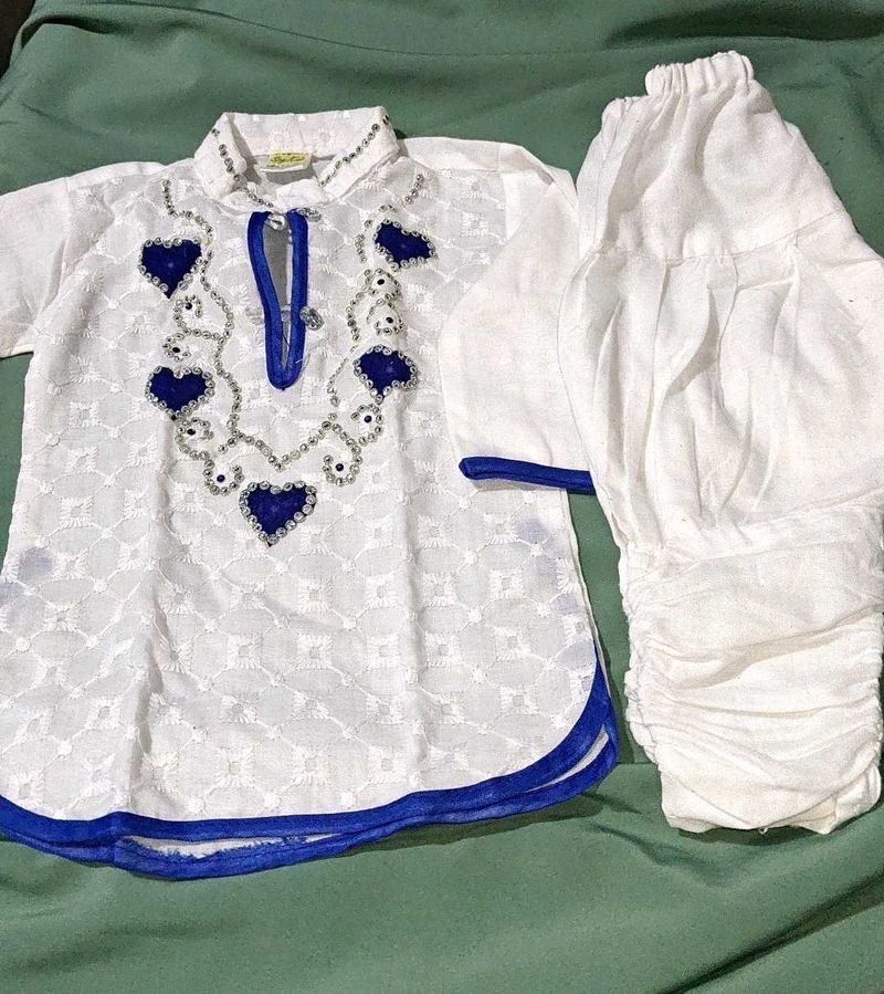 Traditional White Kurta Pajama With Embroidery
