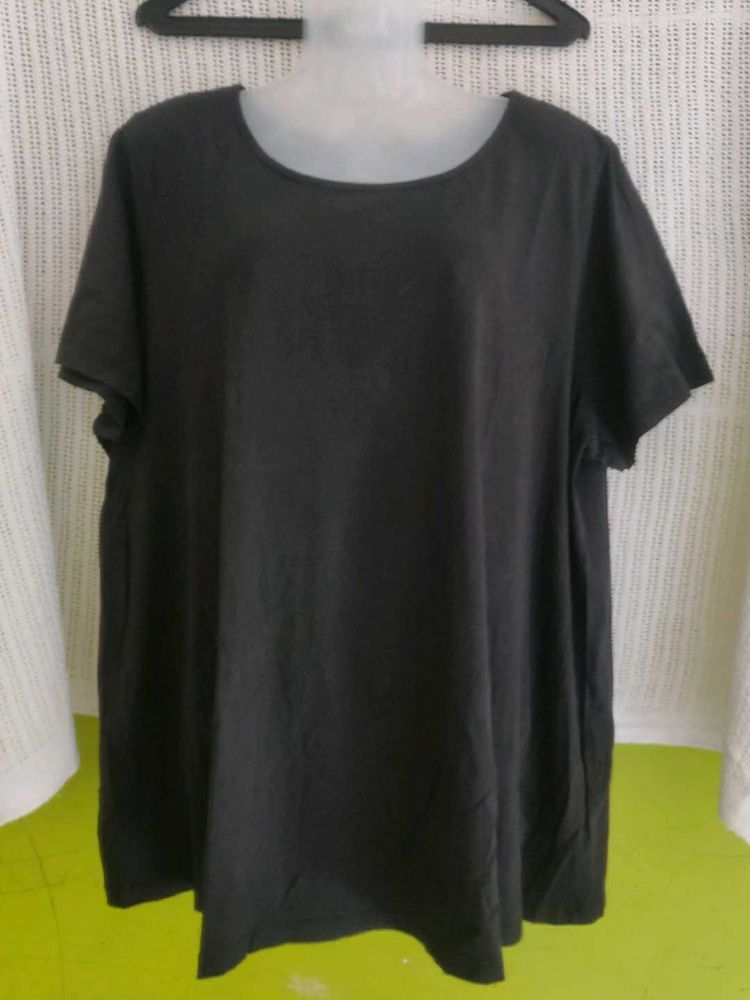 Black Basic T-Shirt
