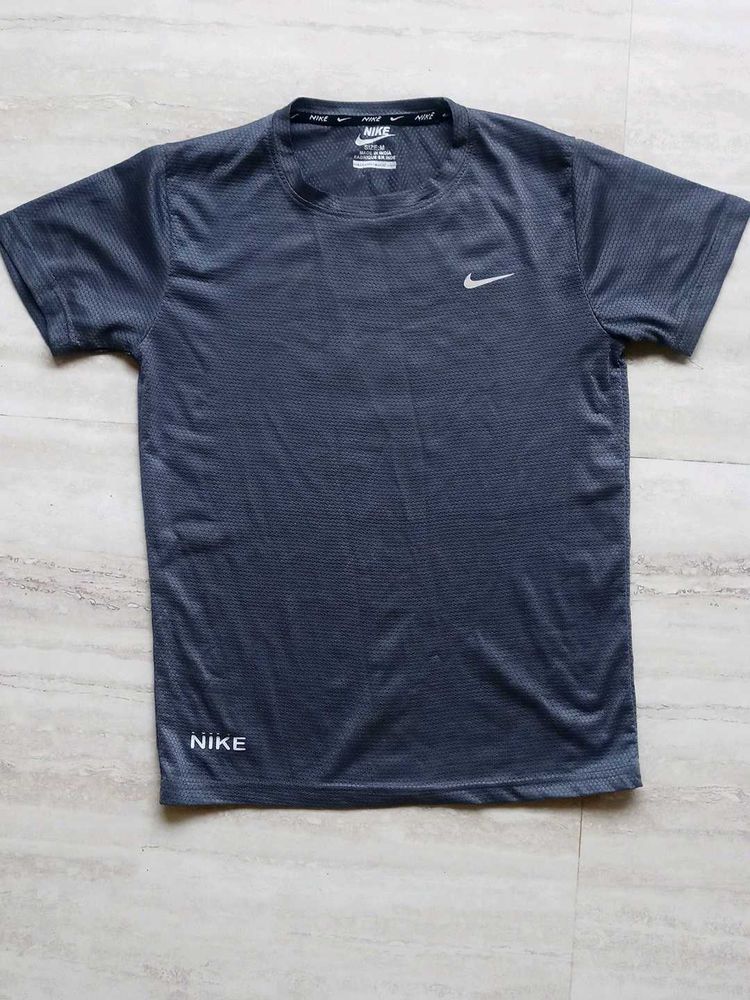 Nike T-Shirt