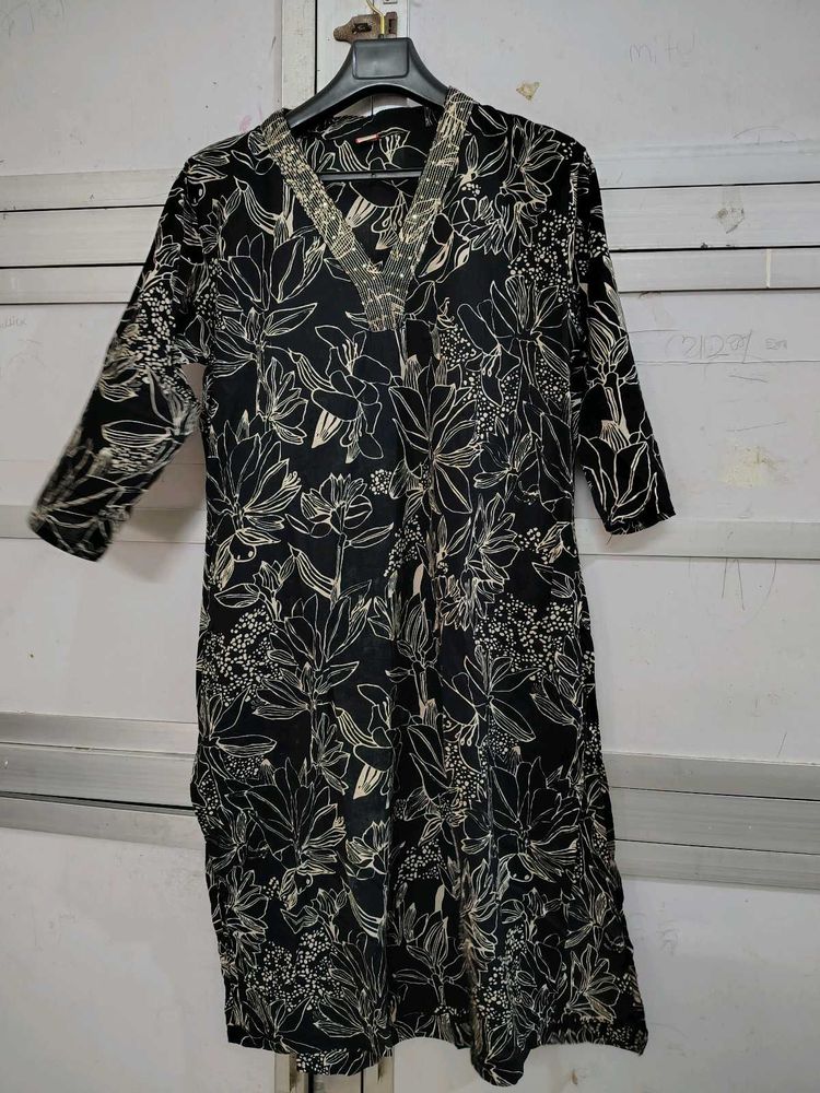 Floral Print Black Kurti