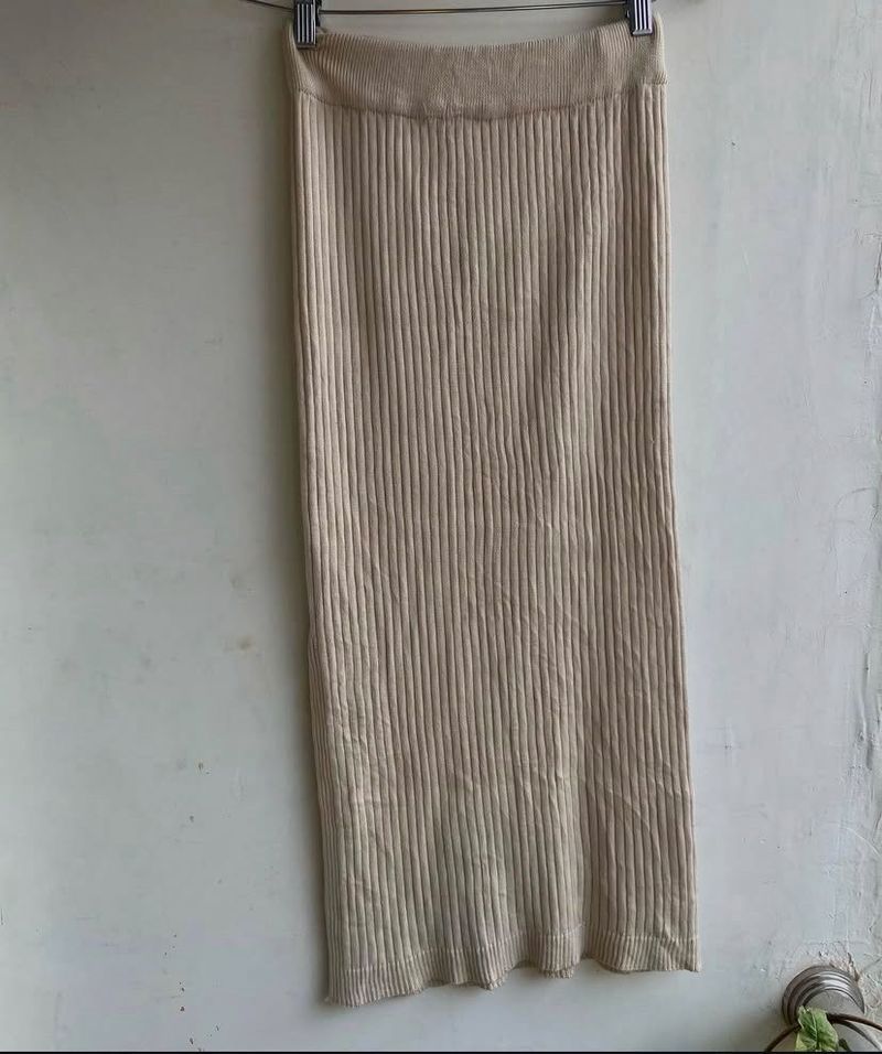 Ribbed Knit Midi Skirt