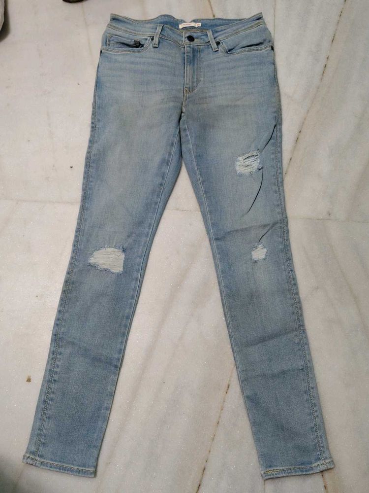 Levi&#39;s Ripped Skinny Jeans