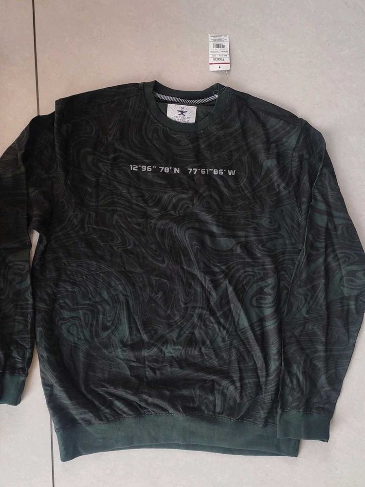 Stylish Patterned Sweatshirt