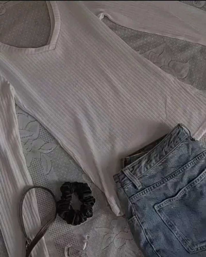 Deep Neck White Long Sleeves Side Cut Top