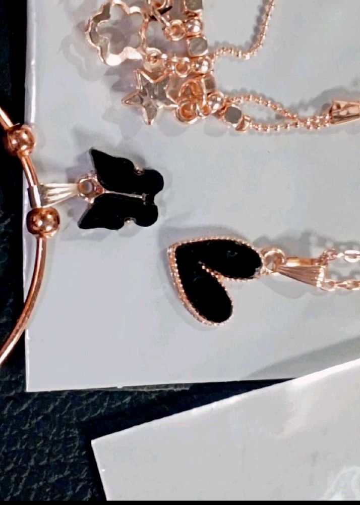 Very Beautiful Small Jewellery Set