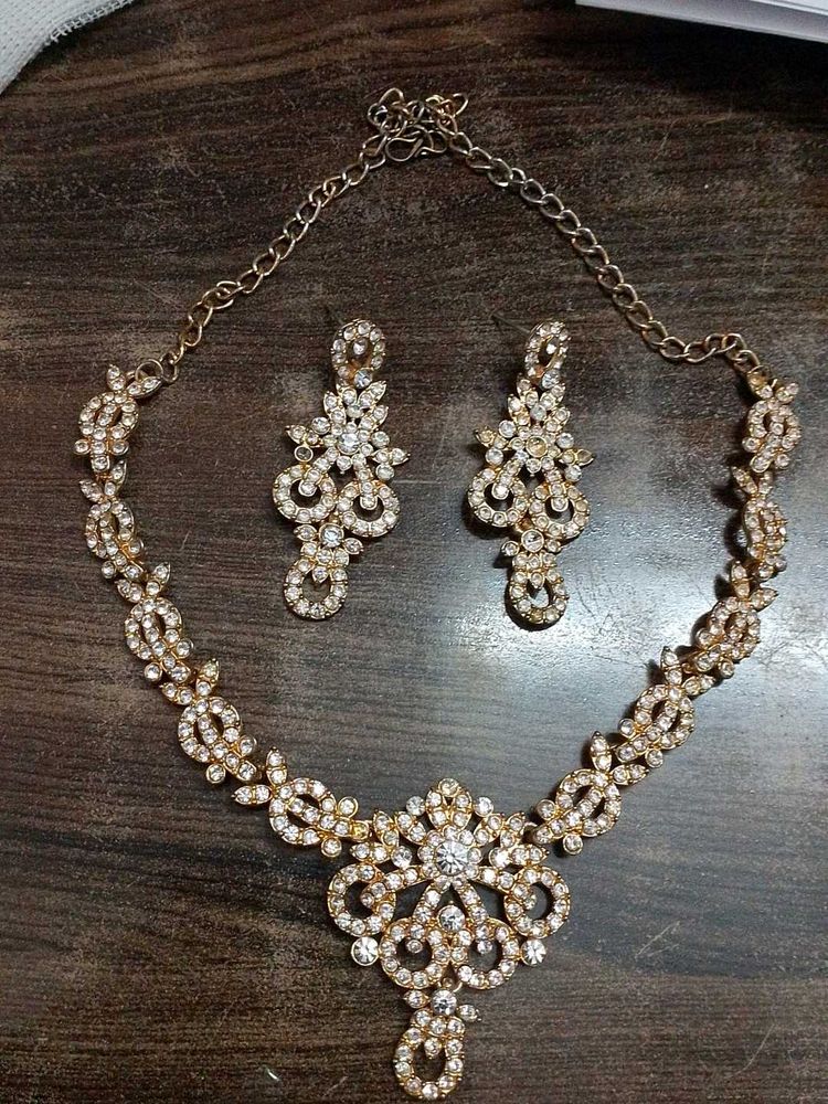 Elegant Rhinestone Necklace &amp; Earring Set