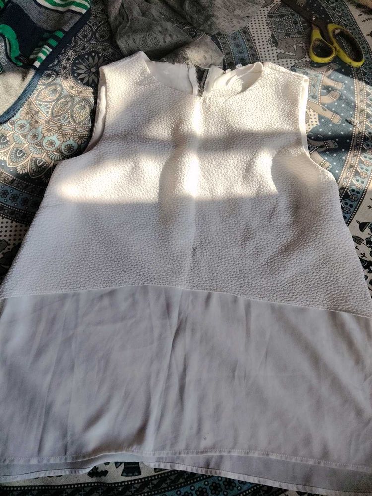 Elegant White Sleeveless Top