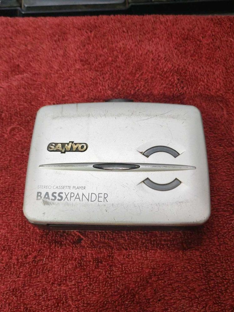 Sanyo Bassxpander Working Walkman