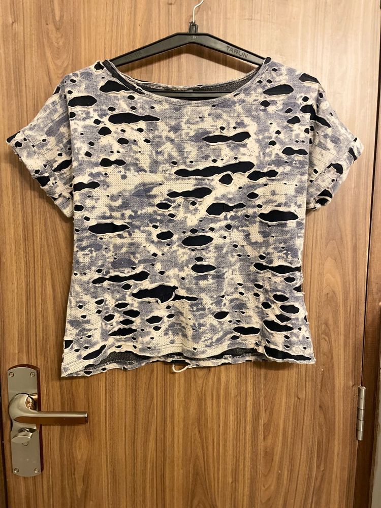 Grey and Black Crop Top-L 🩶🖤