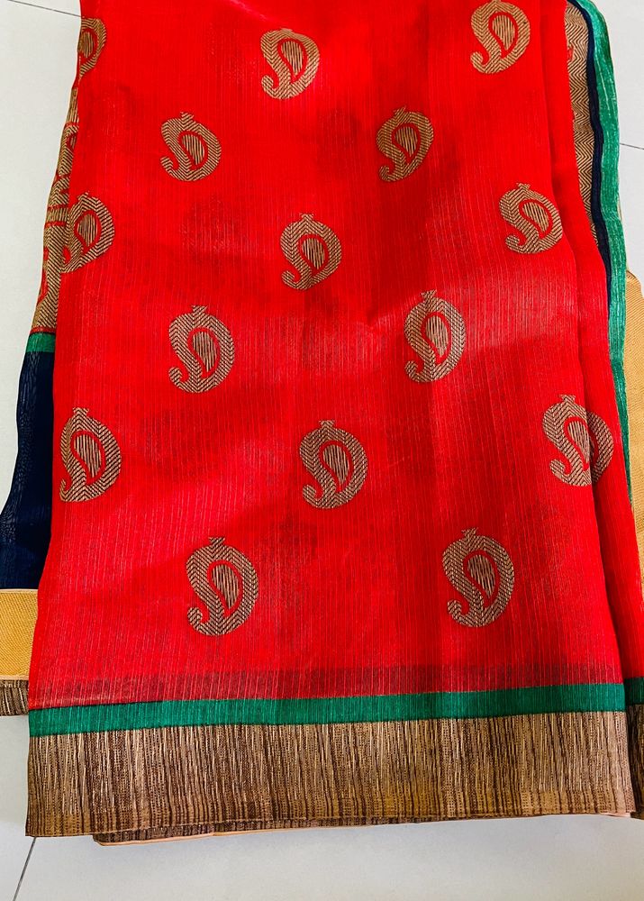 Simple Saree Along With Blouse