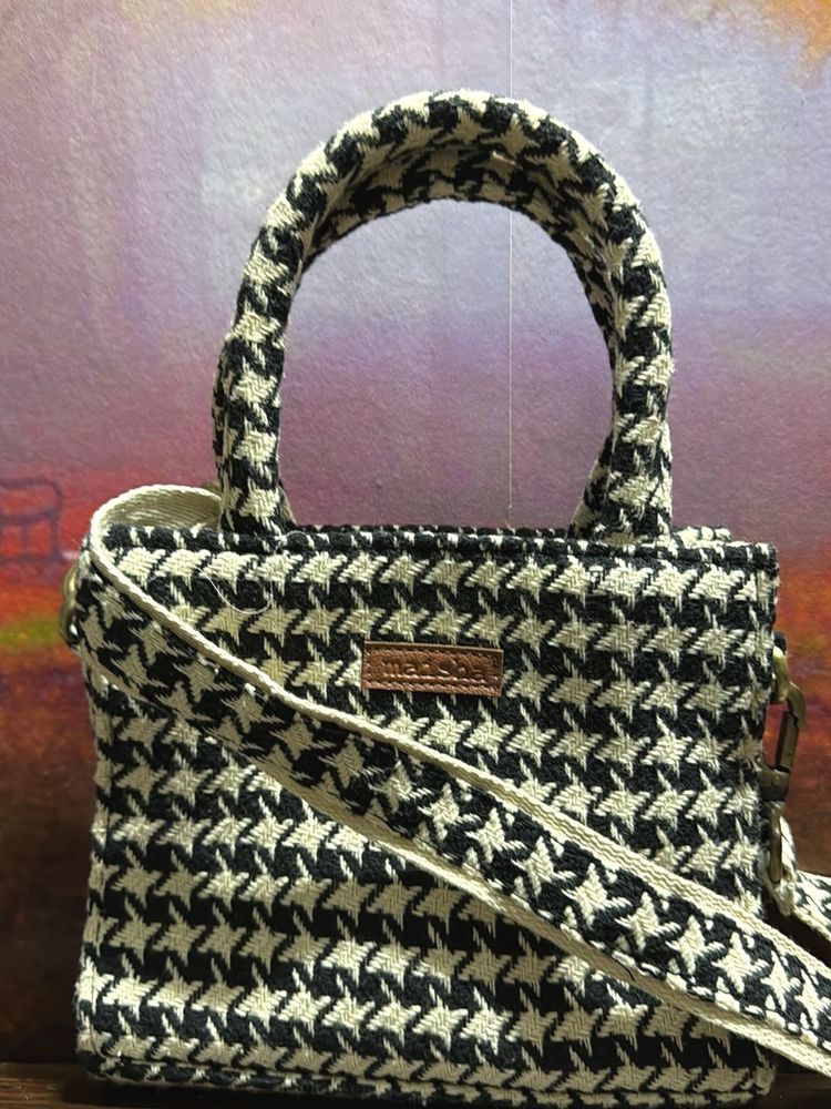 Classic Houndstooth Handbag - Chic &amp; Elegance