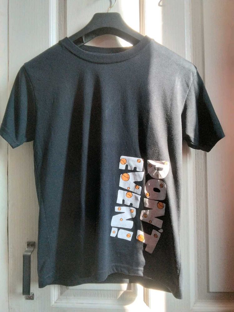 black t-shirt 👕👕