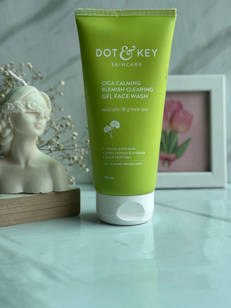 Dot &amp; Key Cica Calming Face Wash