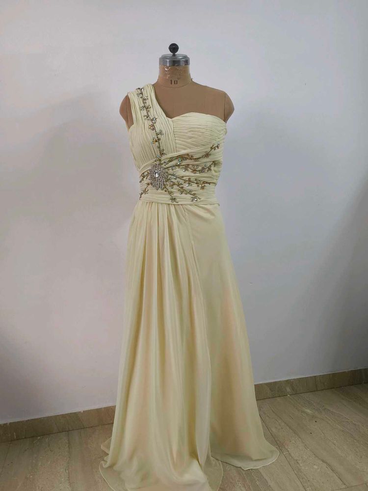 Elegant One-Shoulder Evening Gown