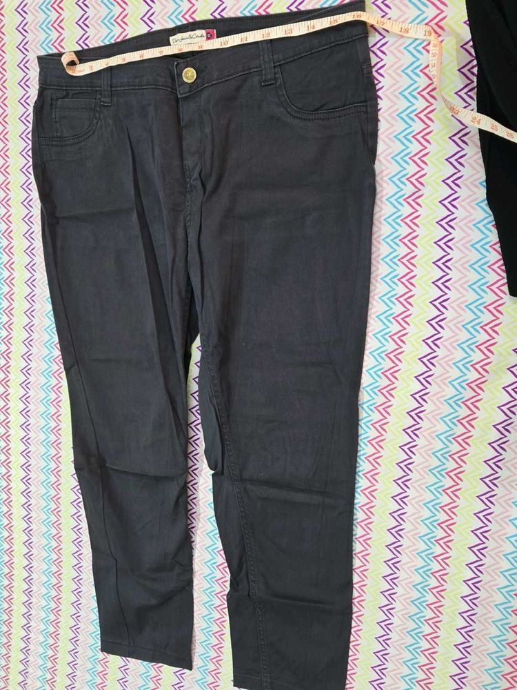 Chic Dark Wash Cropped Pants🩶