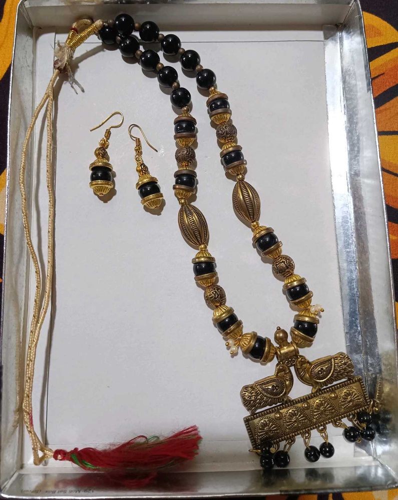 Necklace &amp; Earring Set!