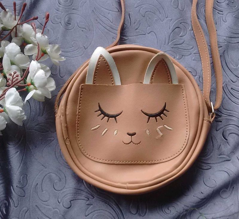 Round Cat Sling Bag