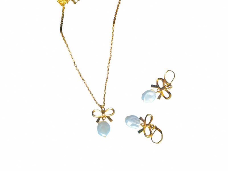 Gold Bow &amp; Stone Jewelry Set