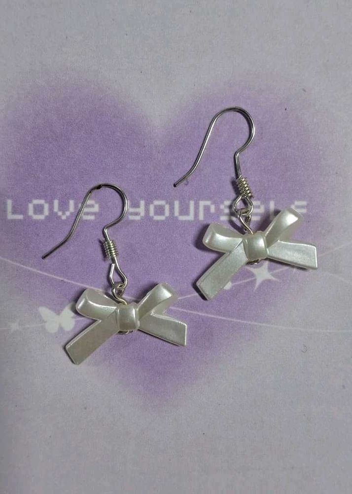 Bow Pearl Earrings